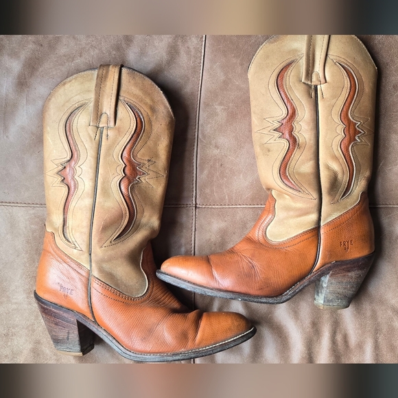 Vintage Frye Cowboy boots size 9B - Picture 4 of 15